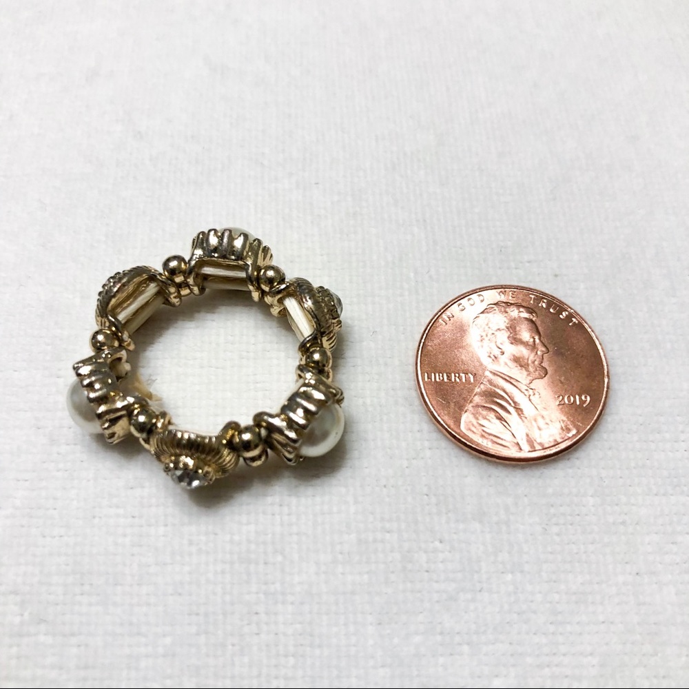 Golden Stretchy Ring - Picture 2 of 3